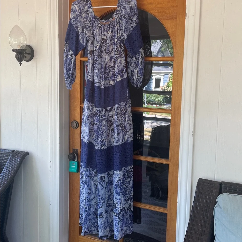 BCBGMAXAZRIA Ellie Blue Paisley Maci Dress 100% silk - Picture 4 of 8